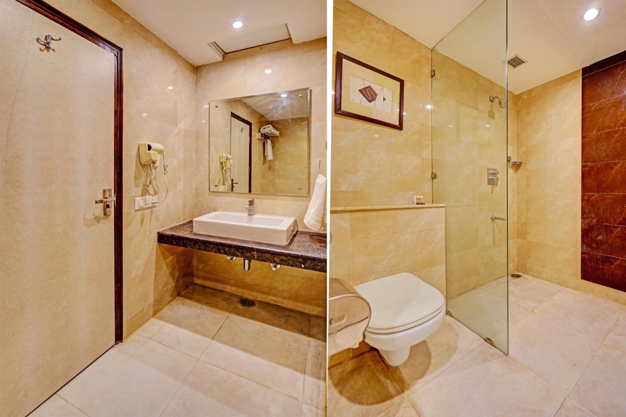 Le Mount Near Delhi Airport 4* New Delhi