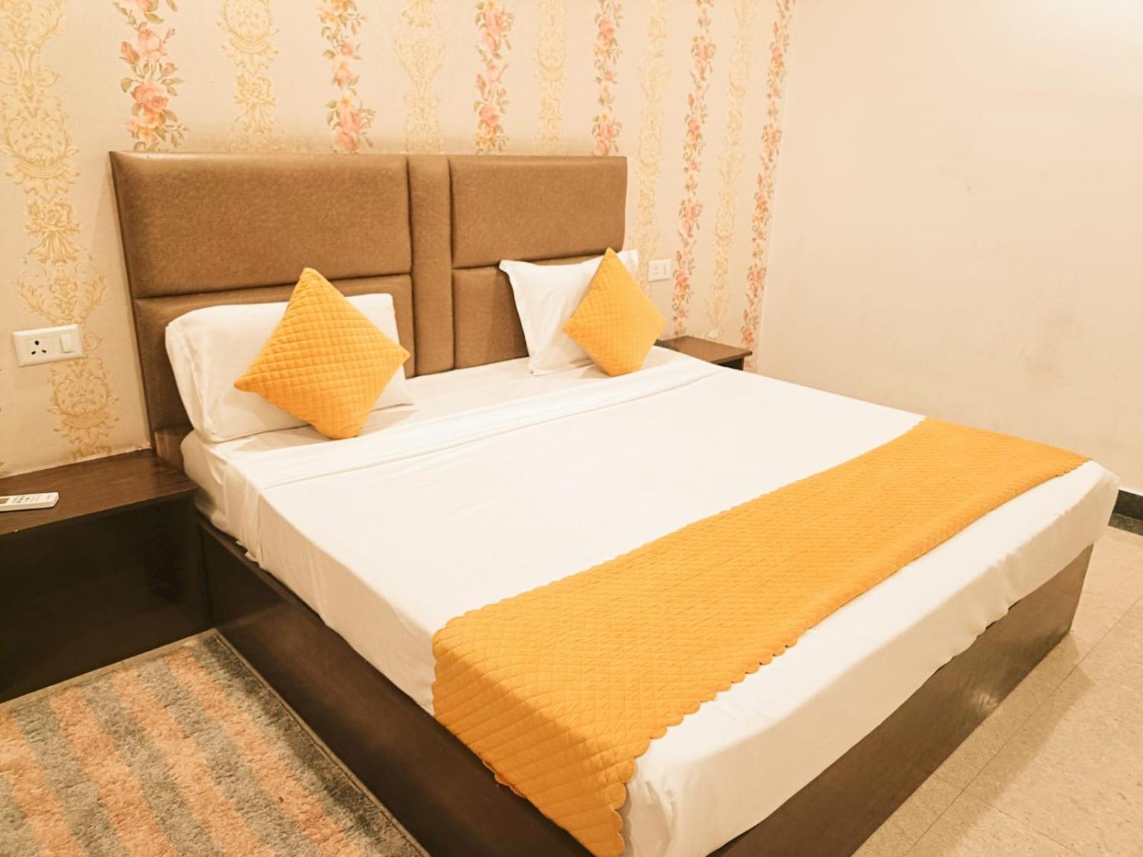 Hotel Le Mount Near Delhi Airport New Delhi